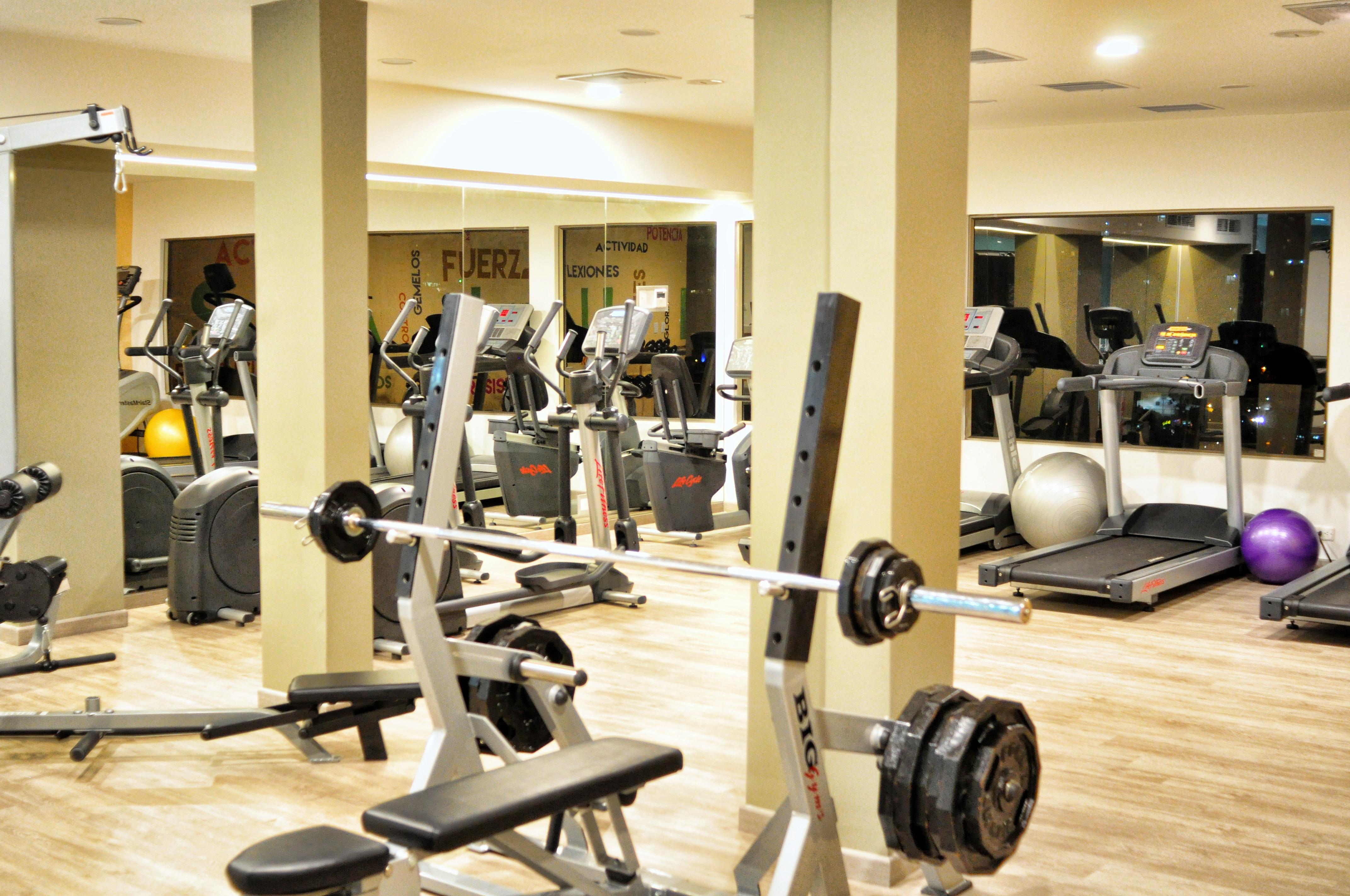 Hotel Dann Carlton Bucaramanga Exteriér fotografie The gym at the hotel